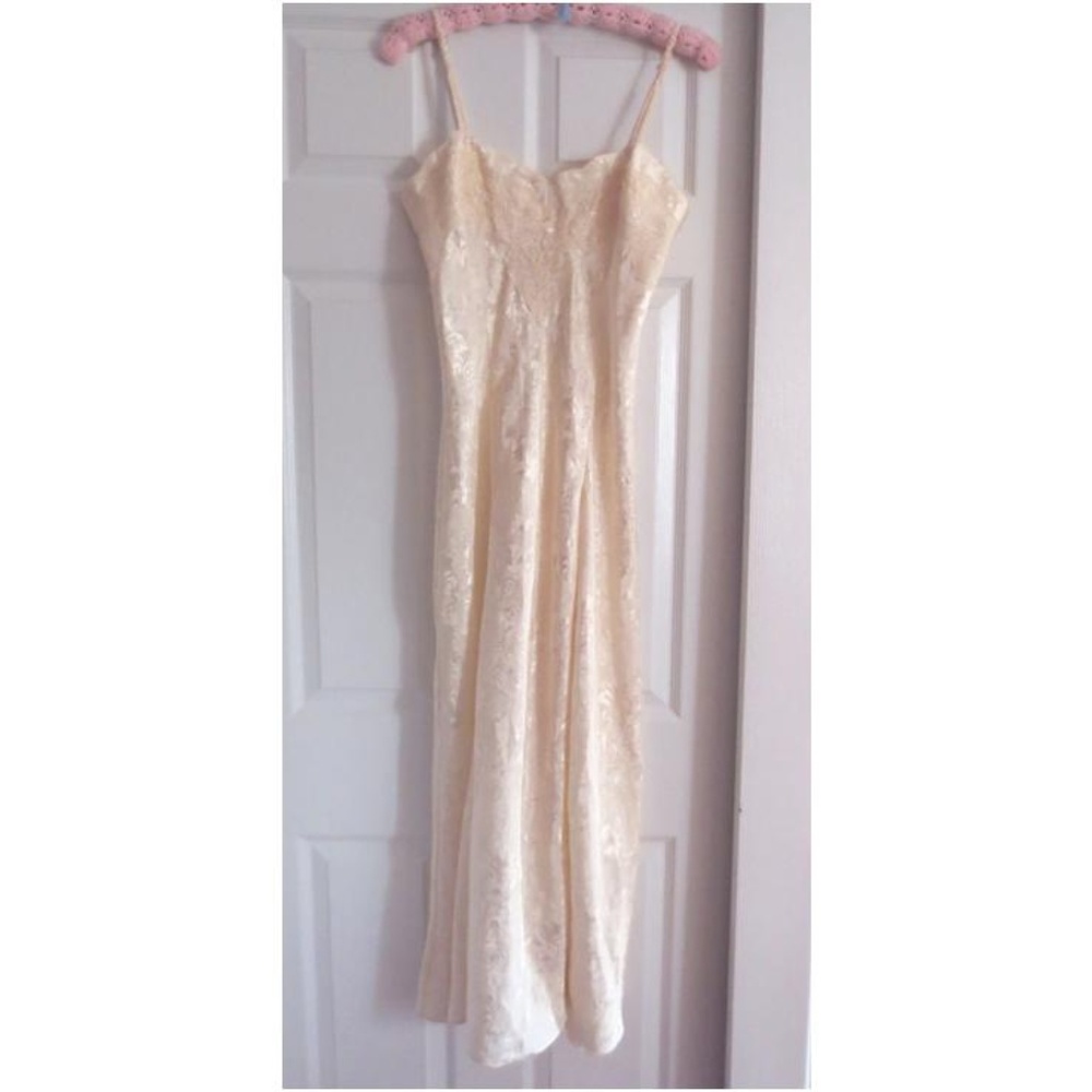 Victoria's Secret GOLD LABEL Ivory Nightgown